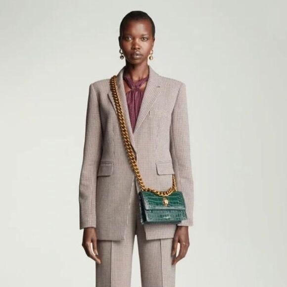 🎀FRAME draped textured silk halter top in Cabernet small - Picture 4 of 16